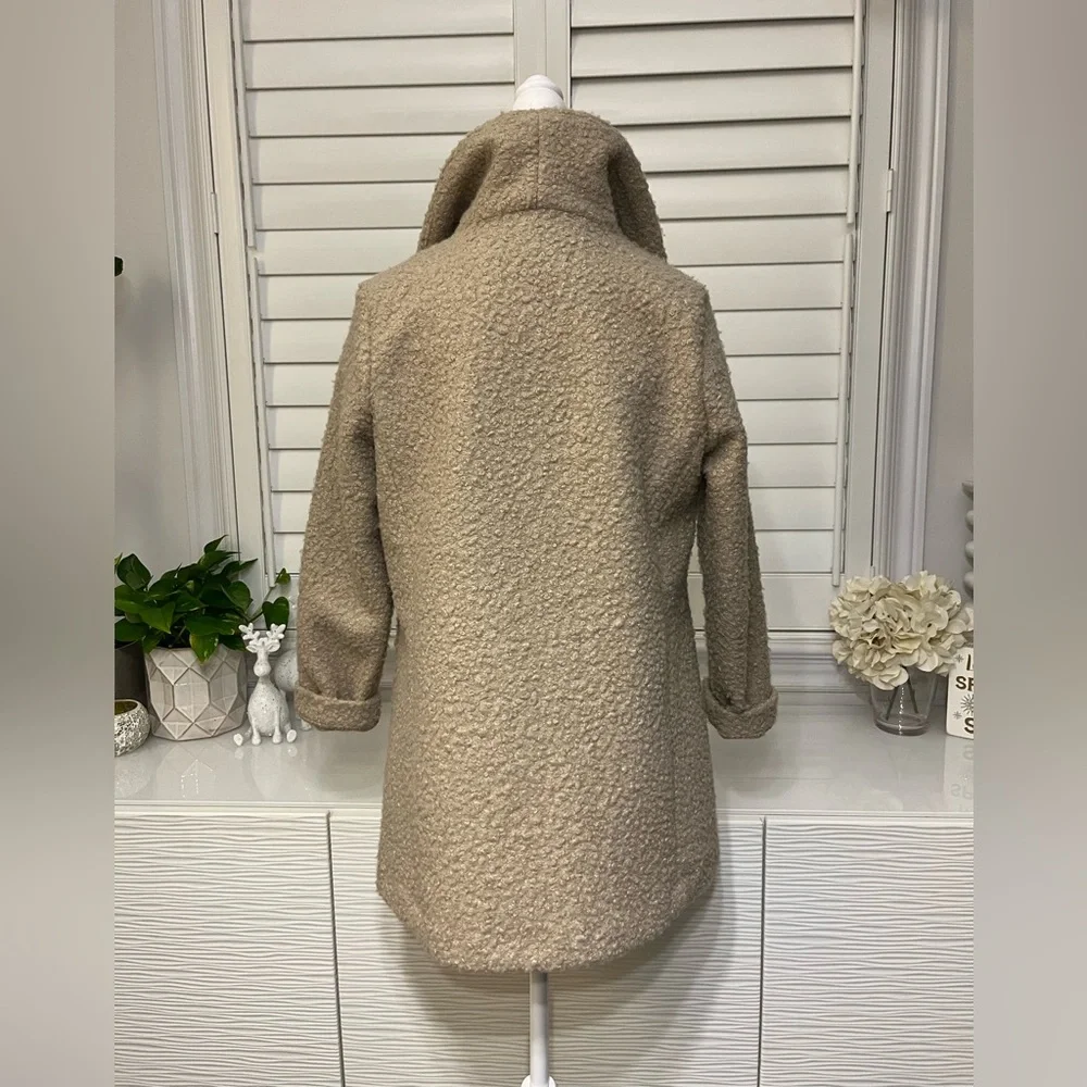 Loft Jacket - Picture 4 of 7